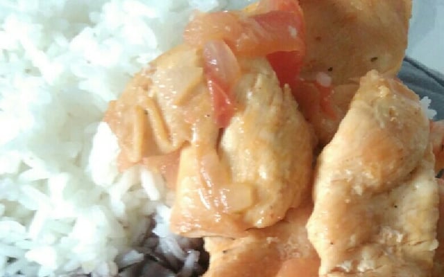 Filé de frango com molho simples