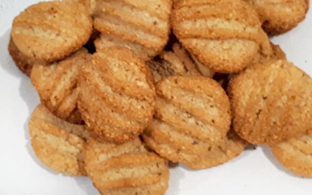 Biscoitinhos de amendoim low carb