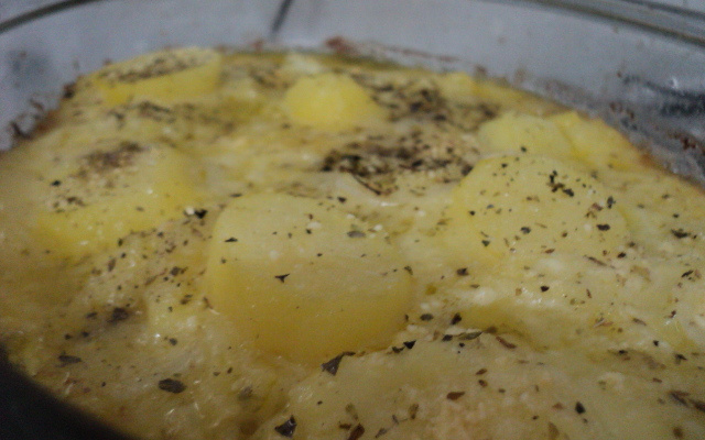 Filé de merluza com batata no forno