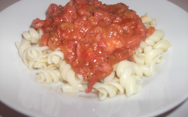 Molho de berinjela com linguiça