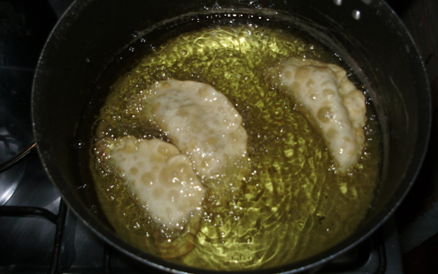 Massa caseira para pastel