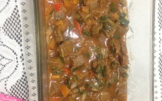 Bife ou carne em cubos ao molho