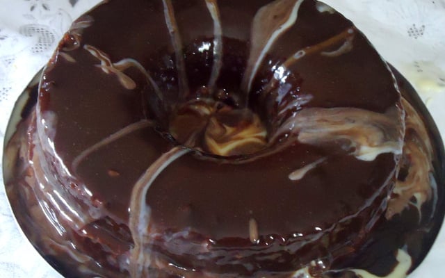 Bolo de chocolate com recheio de Leite Ninho