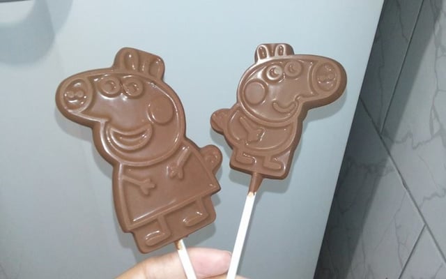 Pirulito de chocolate mesclado