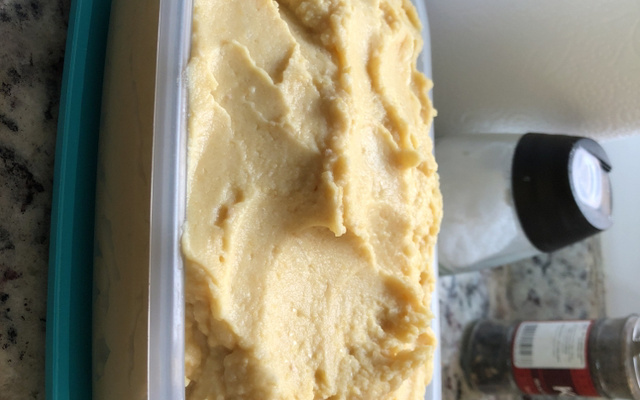 Pasta de grão de bico (homus)