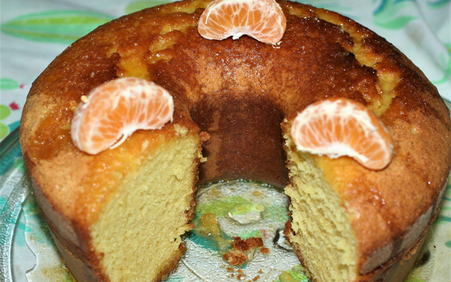 Bolo de tangerina com calda durinha