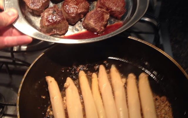 Medalhão de mignon ao molho de aspargos do Rafael Salerno