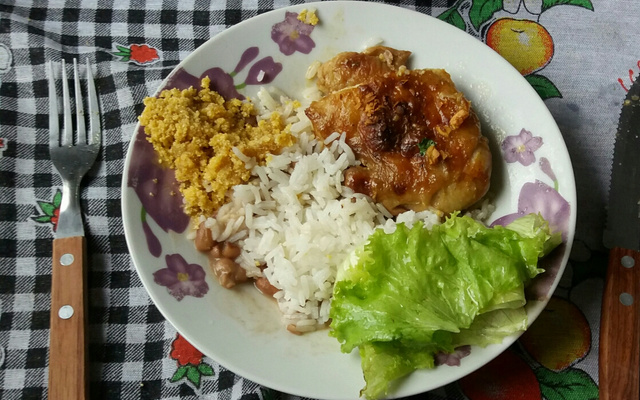 Coxa e sobrecoxa ao molho especial