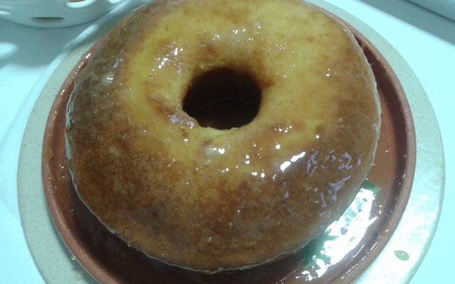 Bolo de laranja com calda