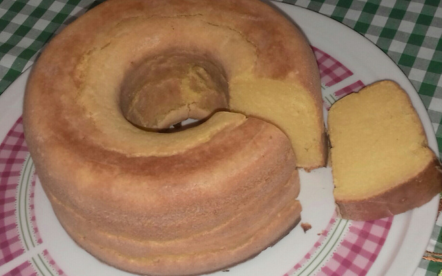 Bolo de fubá flocão