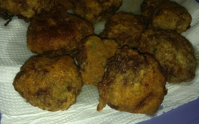 Bolinho de carne moída à milanesa
