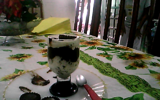 Chocolate quente simples com chantilly caseiro