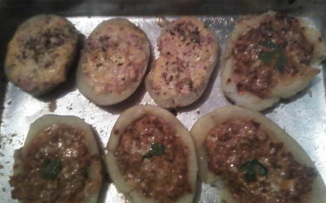 Batata recheada com presunto e queijo