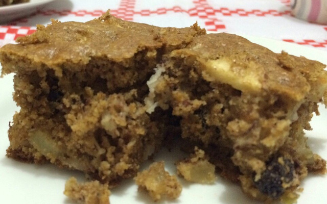 Bolo de banana e castanha