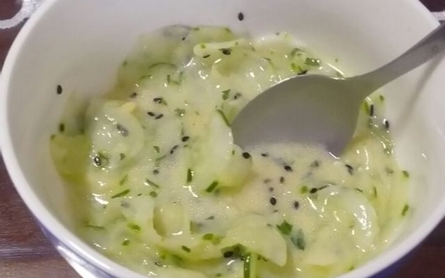 Salada de iogurte e pepino
