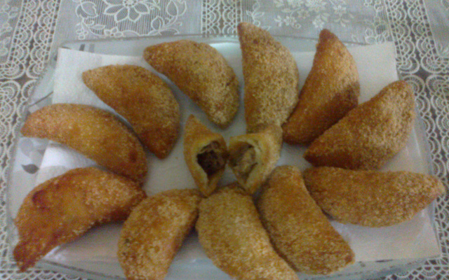 Risoles de mandioca recheado com costela
