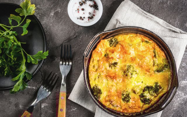 Torta de queijo e brócolis