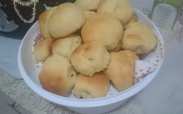 Pãozinho de aipim-salsa