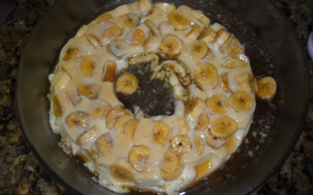 Pudim de bananas carameladas