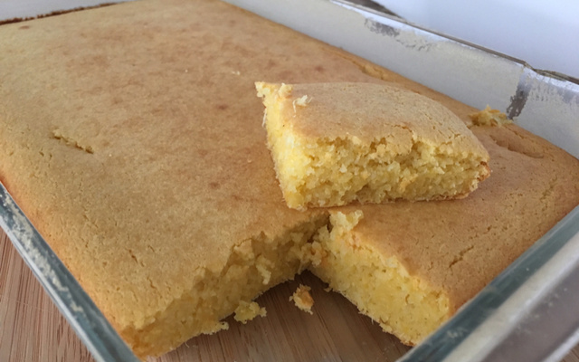 Bolo de milho com coco