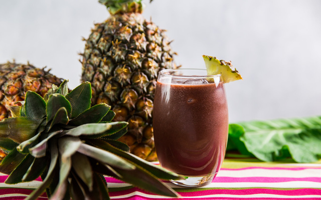 Suco detox de açaí
