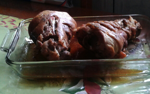 Joelho suíno ao forno