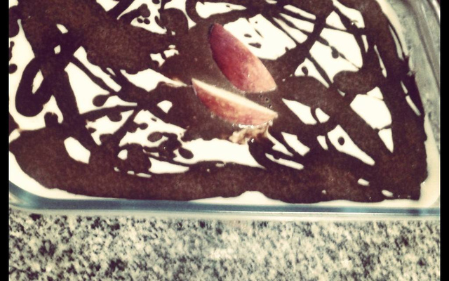 Doce gelado de coco com chocolate