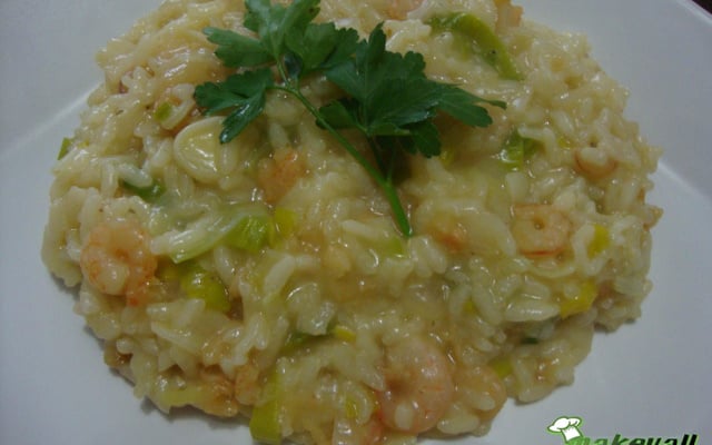Risoto de alho poró com camarão