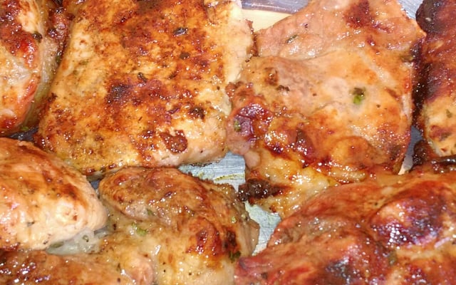 Costelinha de porco ao molho de mel