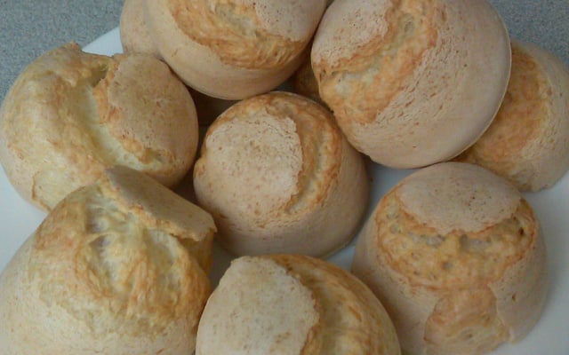 Pão de queijo na forminha de empadinha