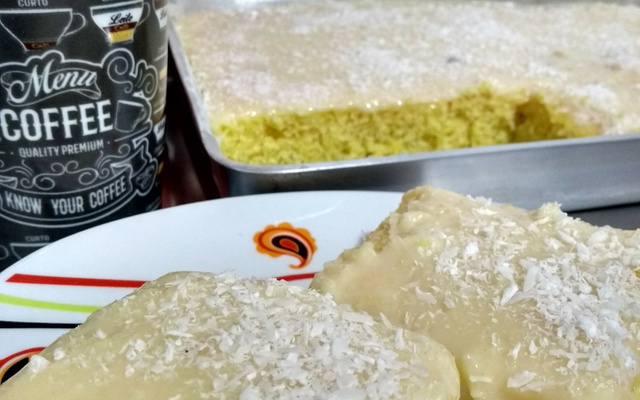 Bolo de milho com leite condensado