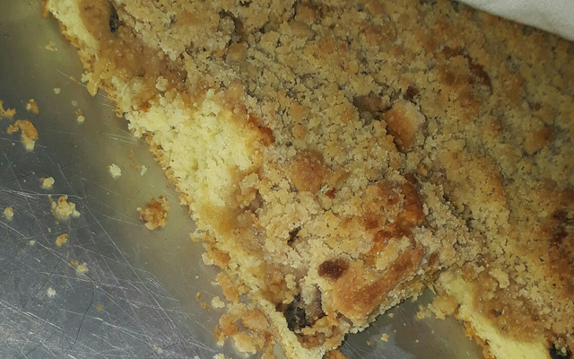 Cuca de coco e ameixa preta - Oma Rosa