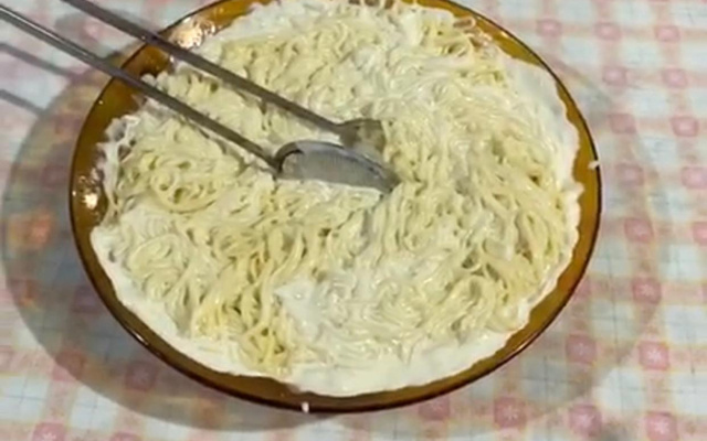 Macarrão de molho branco