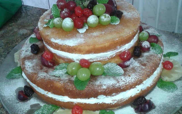 Bolo de frutas frescas