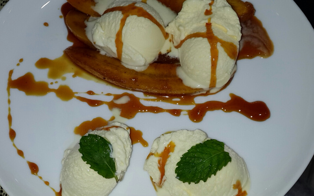 Sorvete de Baunilha com banana caramelada