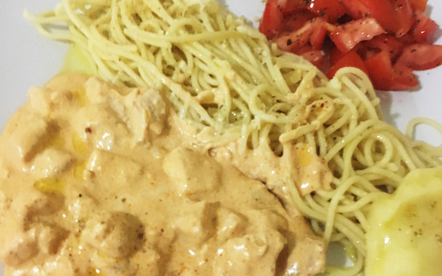 Estrogonofe de frango com queijo