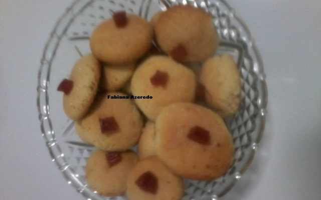 Biscoitinho com recheio de goiabada