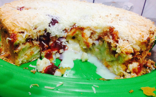 Bolo de goiabada com leite condensado