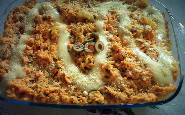 Macarrão ao molho branco de bacalhau