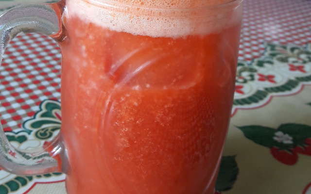 Suco de acerola com morango