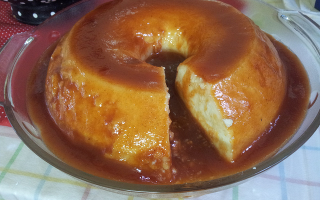 Pudim mineiro de queijo