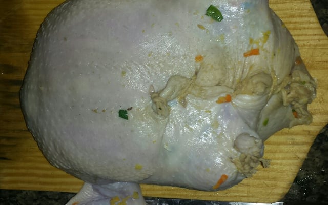 Frango recheado com farofa