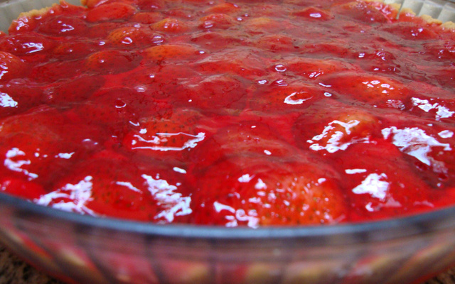 Torta de morango fácil e apetitosa