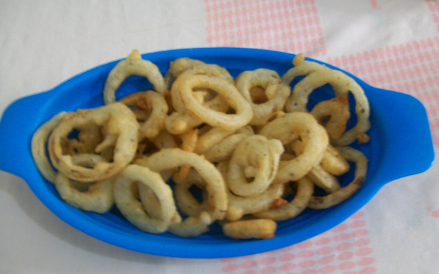 Anéis de cebola na cerveja