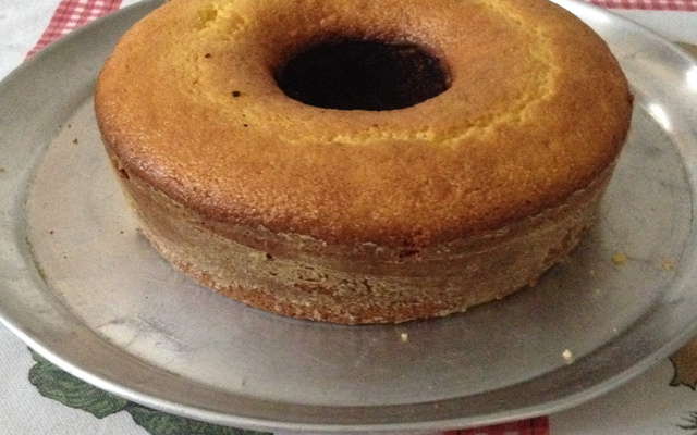 Bolo de milharina simples e fácil