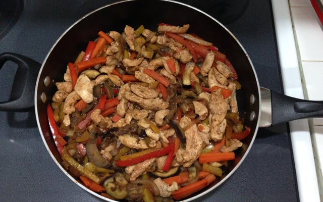 Peito de frango com legumes