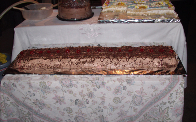 Torta mousse de chocolate branco com creme de chocolate preto