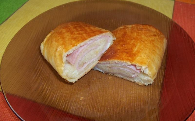 Massa para pizza, esfiha, joelho e outros salgados assados