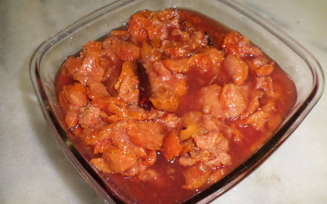 Doce de caju com calda