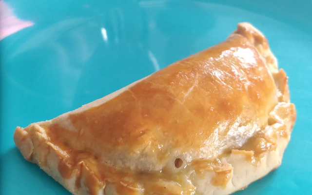 Empanada argentina de carne com cebola